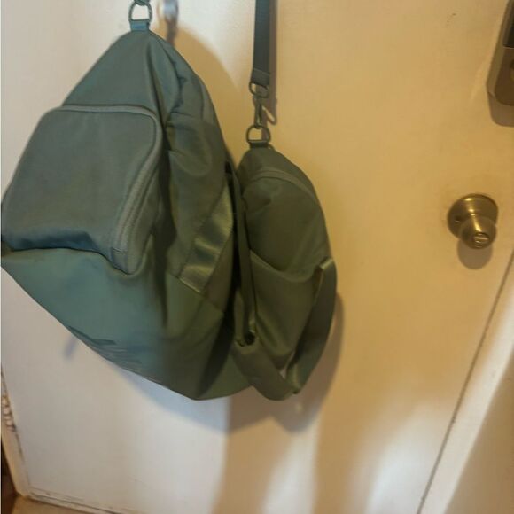 Gymshark GYM BAG travel luggage overnight backpack accessory logo shoulder bag - Picture 10 of 14